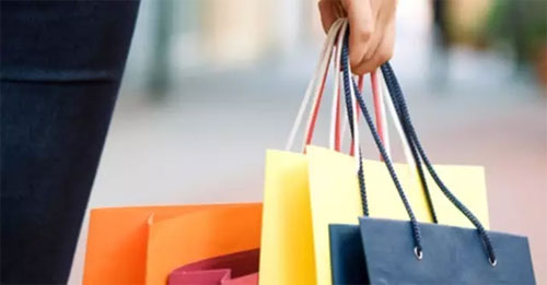 消费者更喜欢网购衣服还是实体店消费